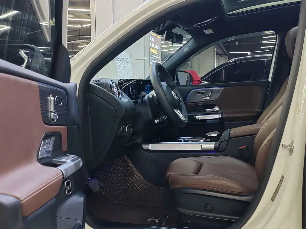 Mercedes-Benz GLB 2021