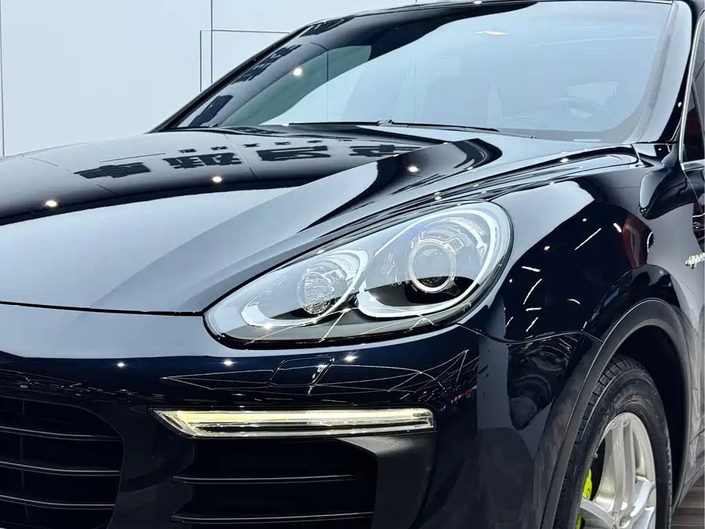 Porsche Cayenne Hybrid 2018 — фото 27