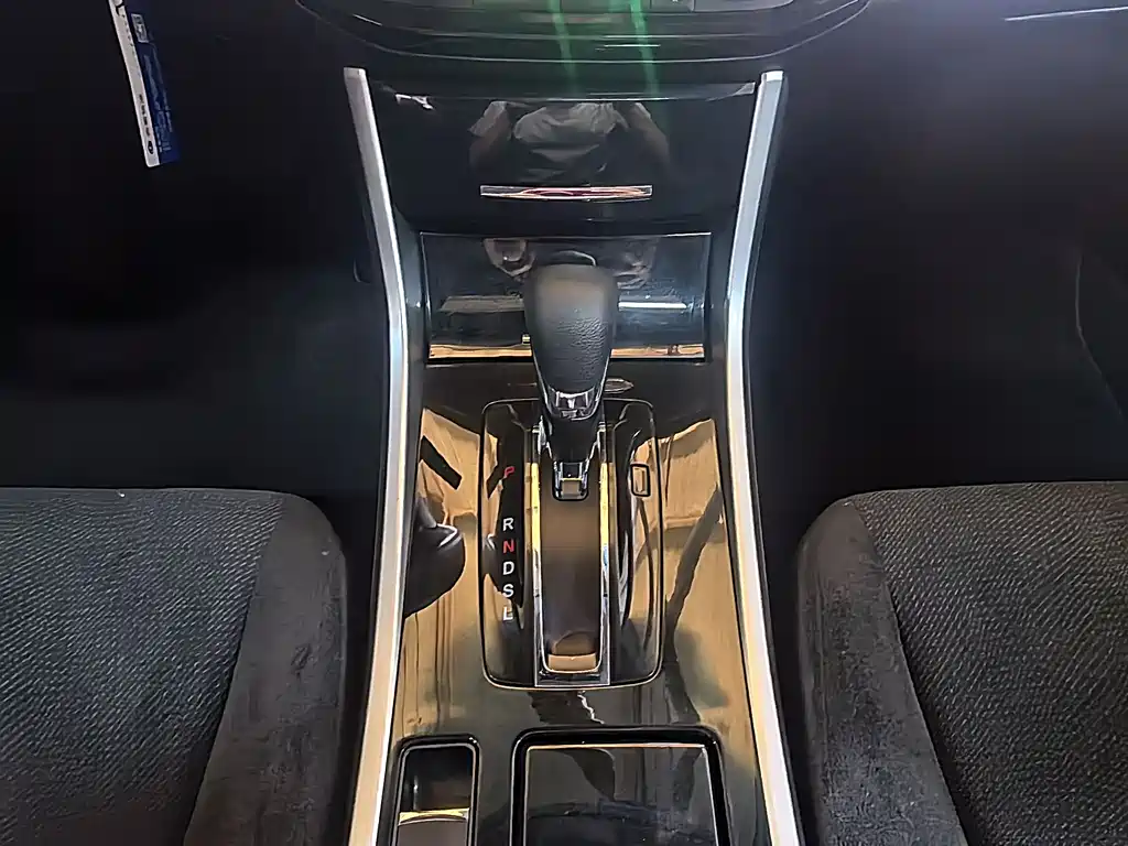 Honda Accord 2018 — фото 11