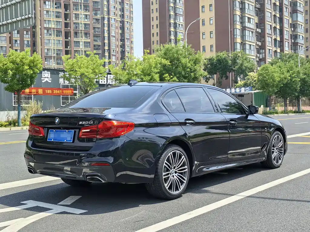 BMW 5 Series 2018 — фото 2
