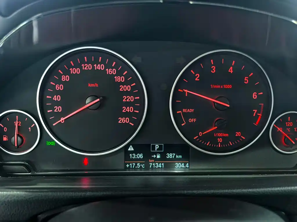 BMW 3 Series 2017 — фото 11