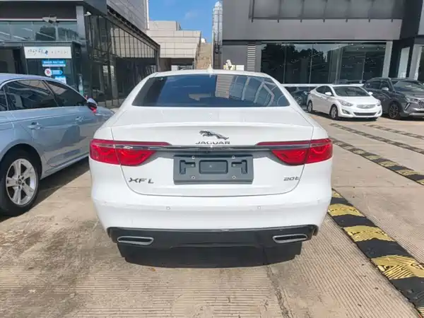 Jaguar XFL 2020