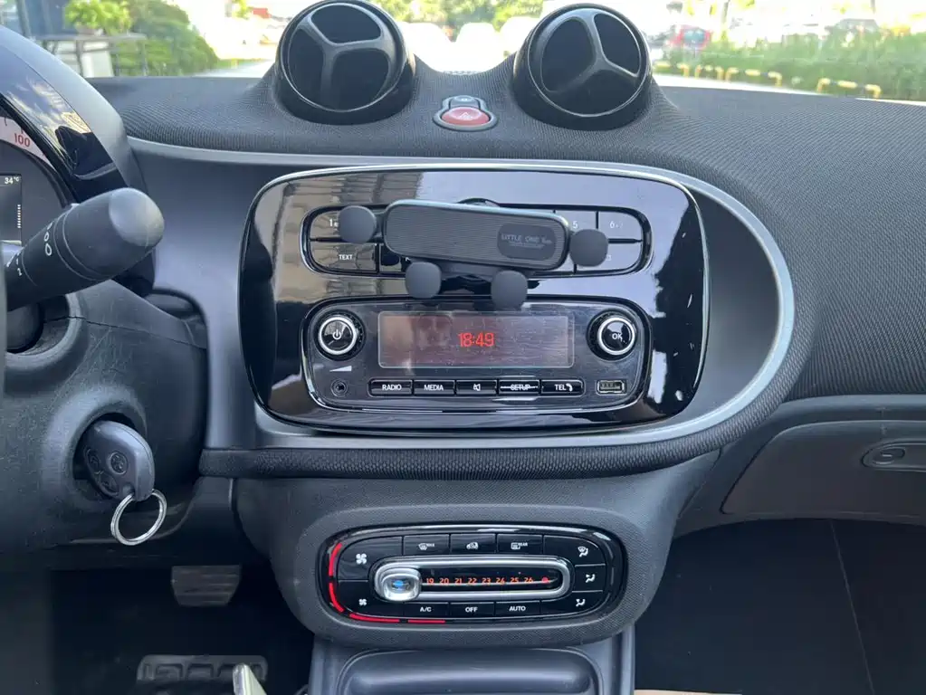 smart Fortwo 2017 — фото 14