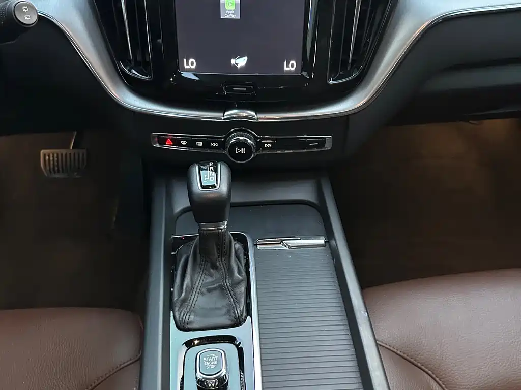 Volvo XC60 2020 — фото 10