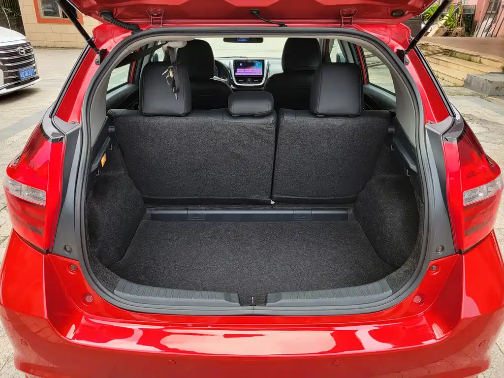 Toyota Yaris L 2016 — фото 18