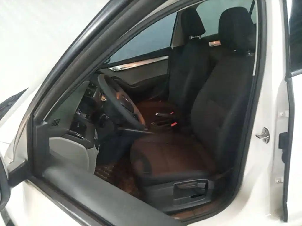 Skoda Octavia 2015 — фото 15