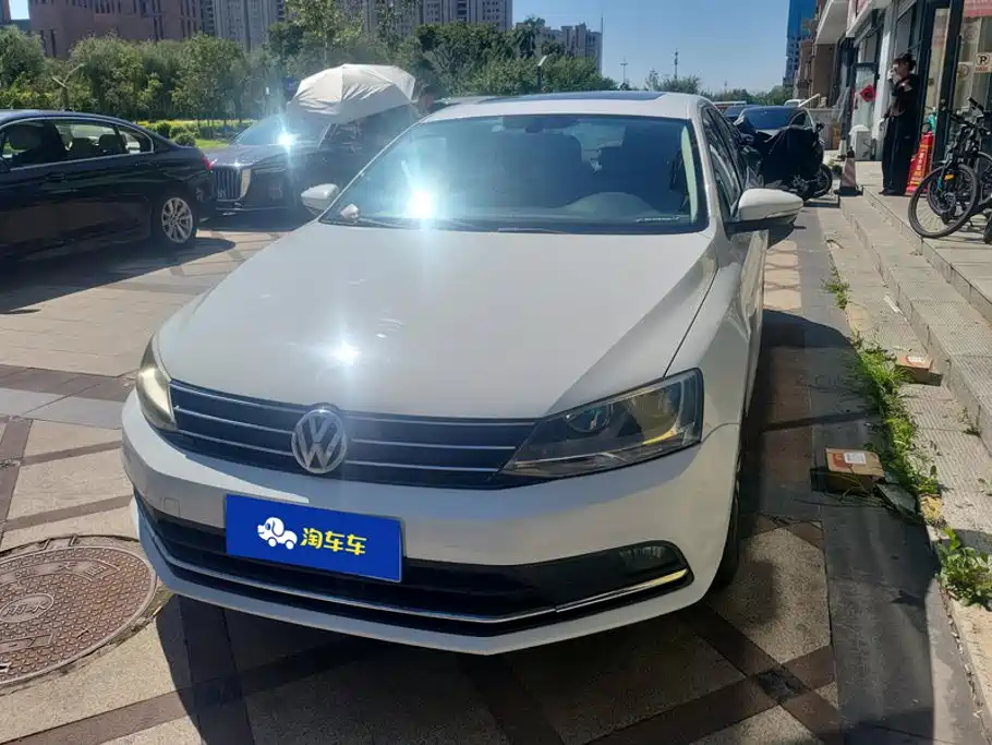 Volkswagen Sagitar 2018