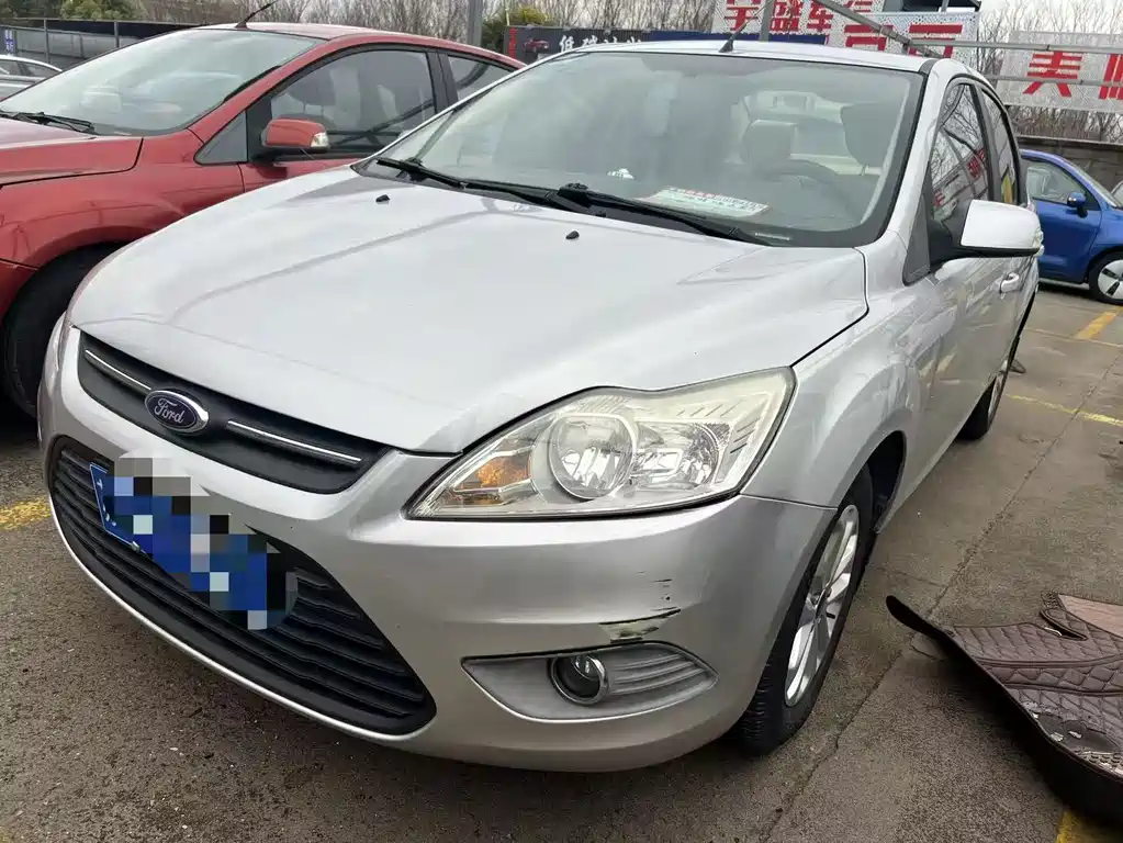 Ford Focus 2014 — фото 1