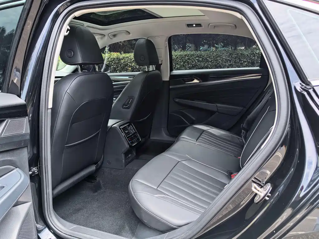 Volkswagen Passat 2023