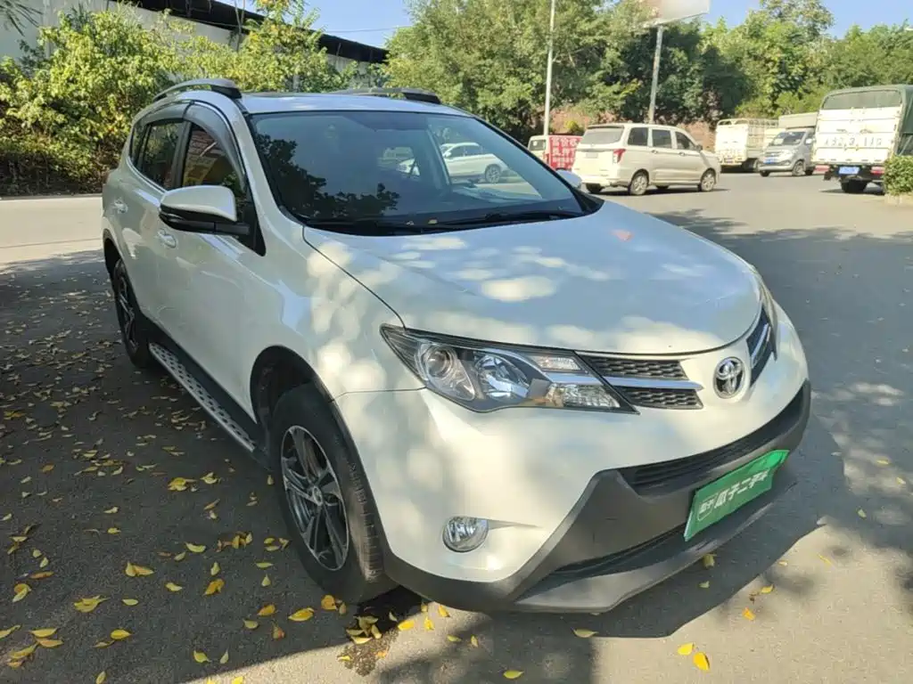 Toyota RAV4 2016 — фото 4
