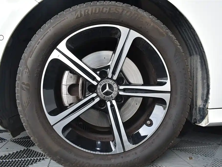 Mercedes-Benz A-Class 2024 — фото 11