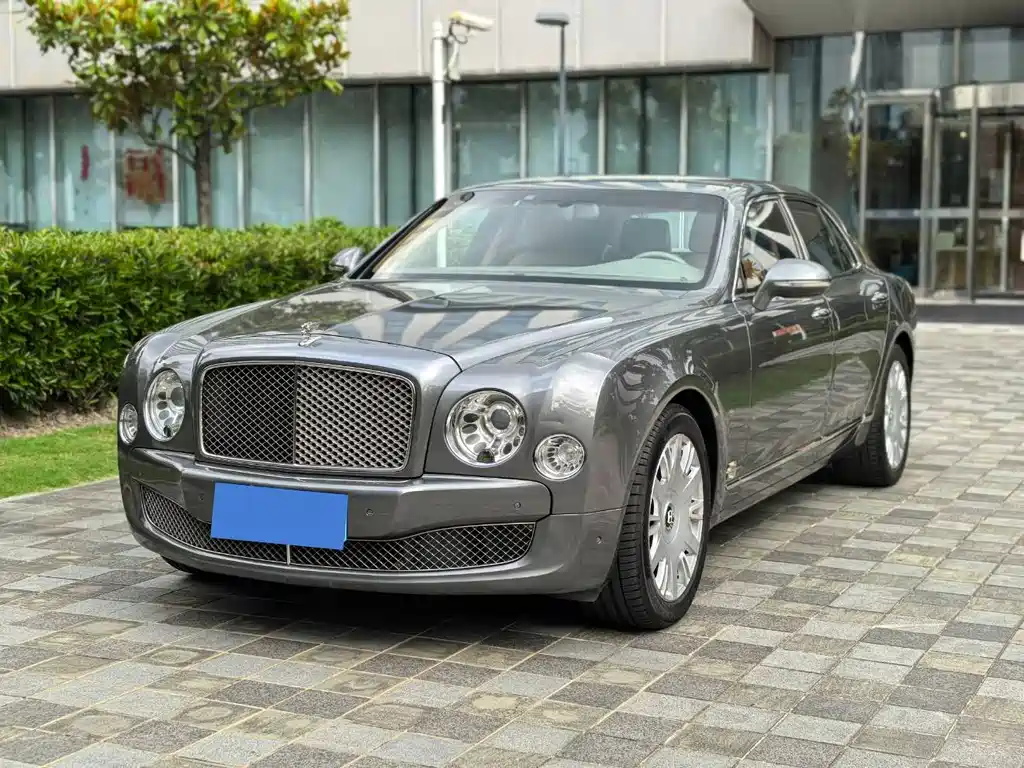 Bentley Mulsanne 2015 — фото 1