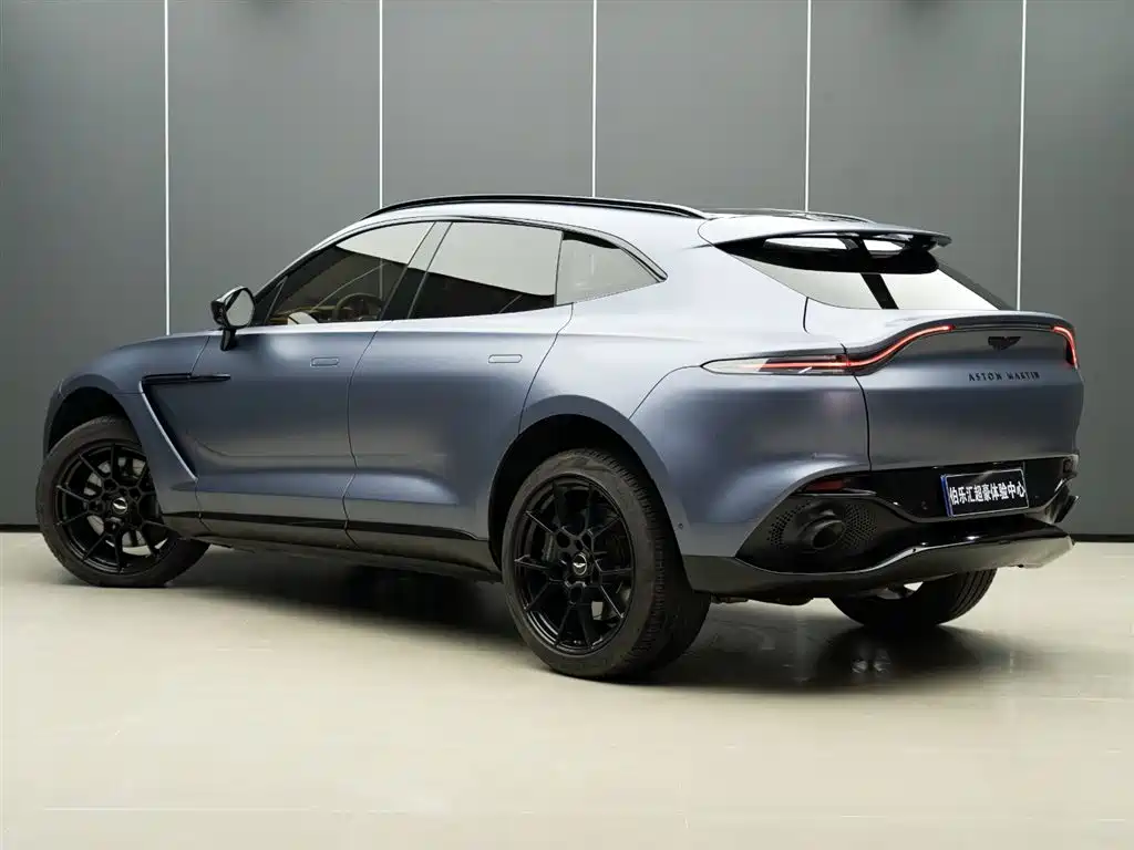 Aston Martin DBX 2024 — фото 4