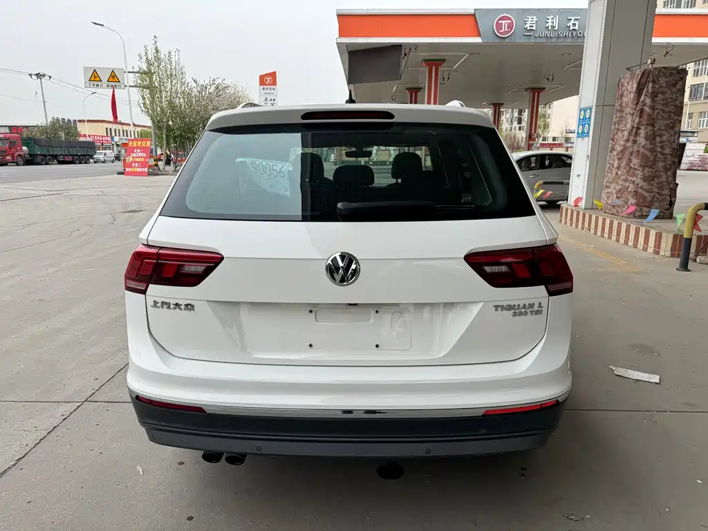 Volkswagen Tiguan L 2017 — фото 16