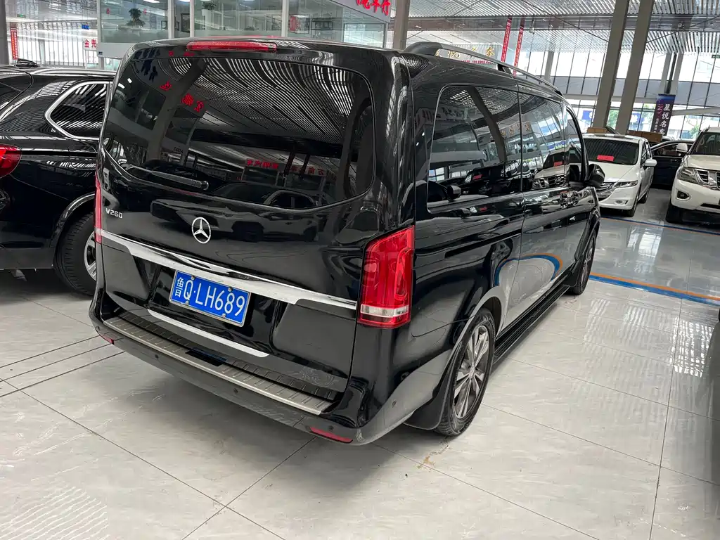 Mercedes-Benz V-Class 2018 — фото 6