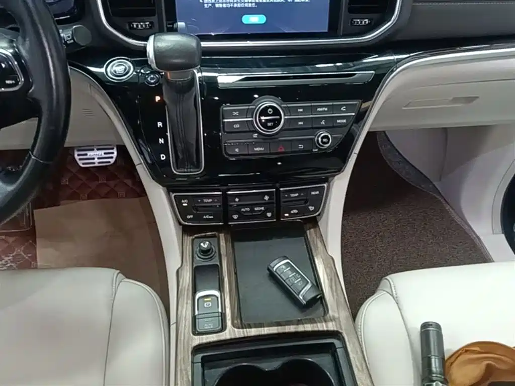 GAC Motor Trumpchi M8 2018 — фото 14