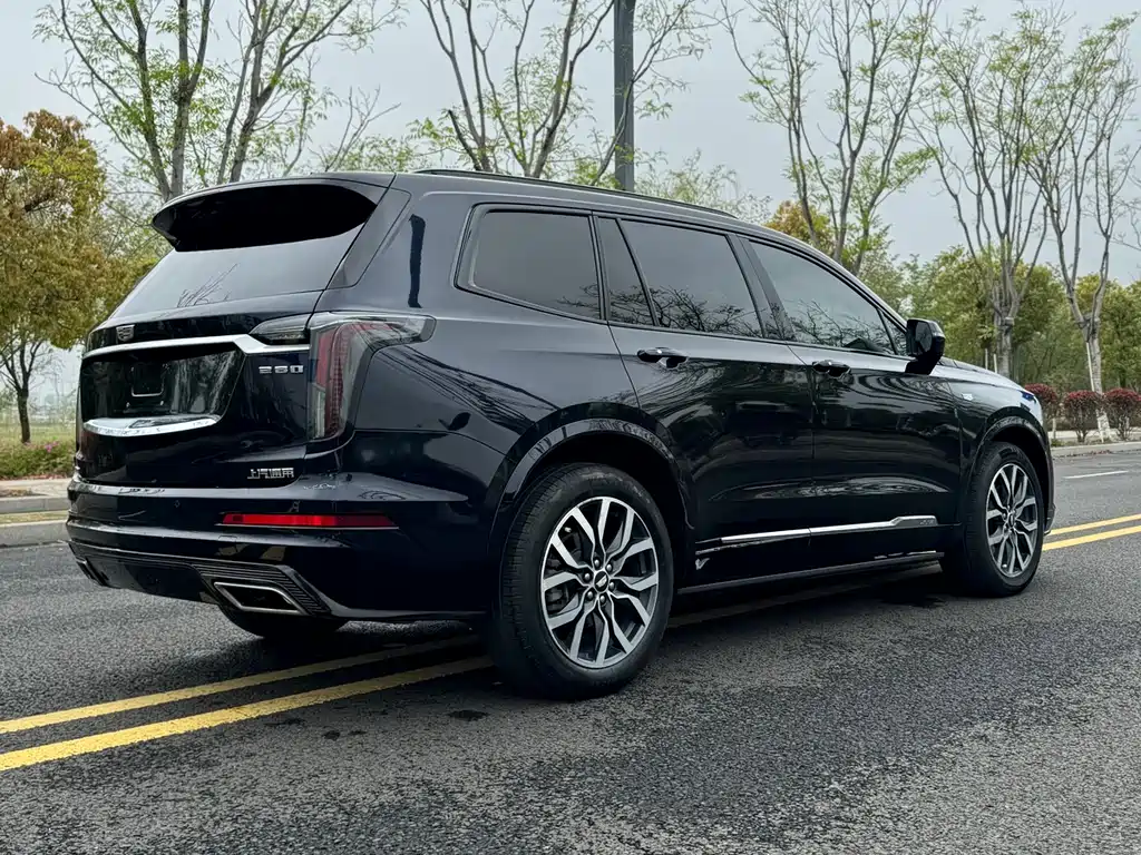 Cadillac XT6 2023 — фото 9