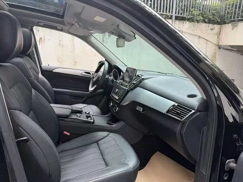 Mercedes-Benz GLE 2016 — фото 17