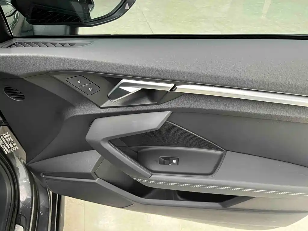 Audi A3 2023 — фото 10