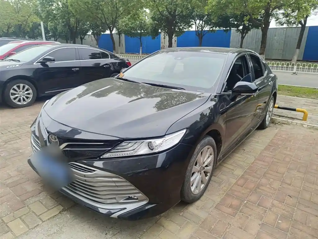 Toyota Camry 2020 — фото 2