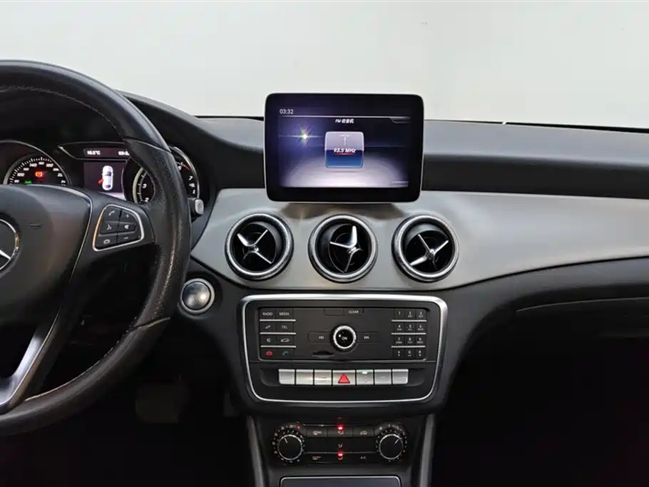 Mercedes-Benz CLA 2018 — фото 13