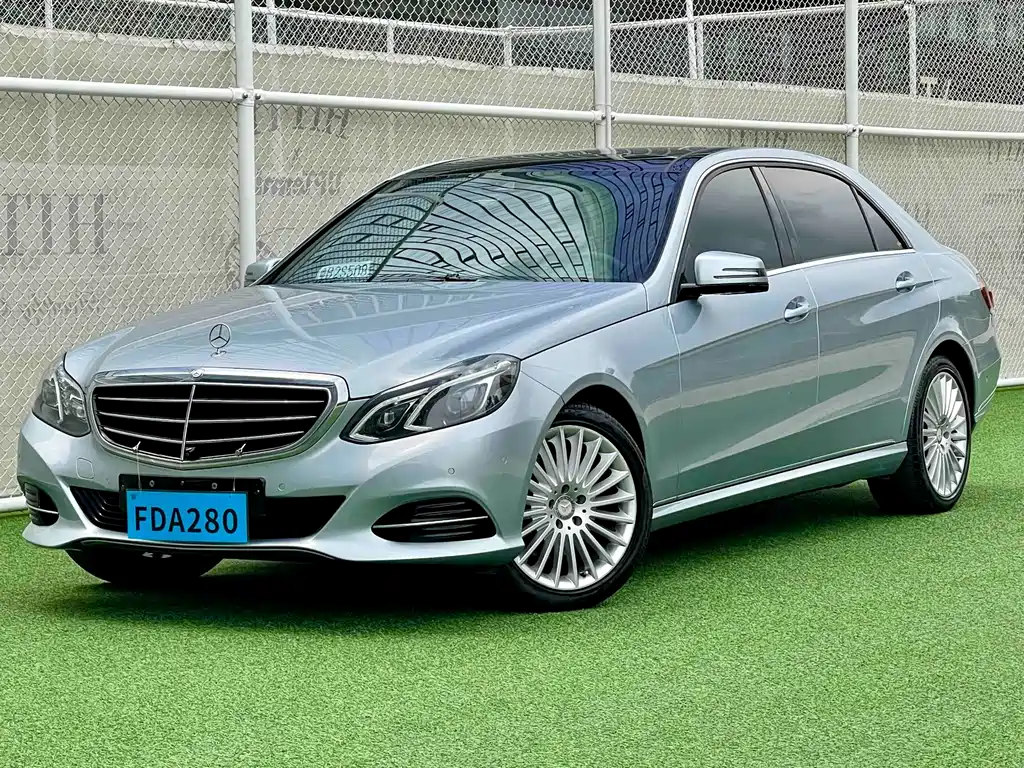 Mercedes-Benz E-Class 2013 — фото 1