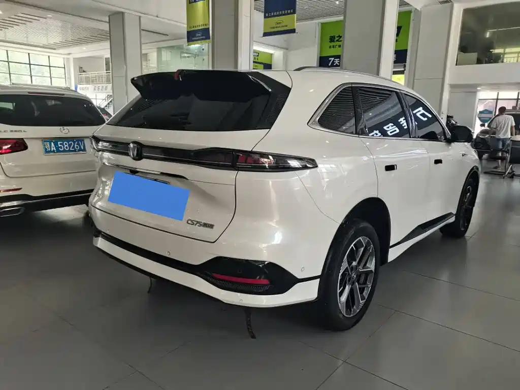 Changan CS75PLUS 2024 — фото 7