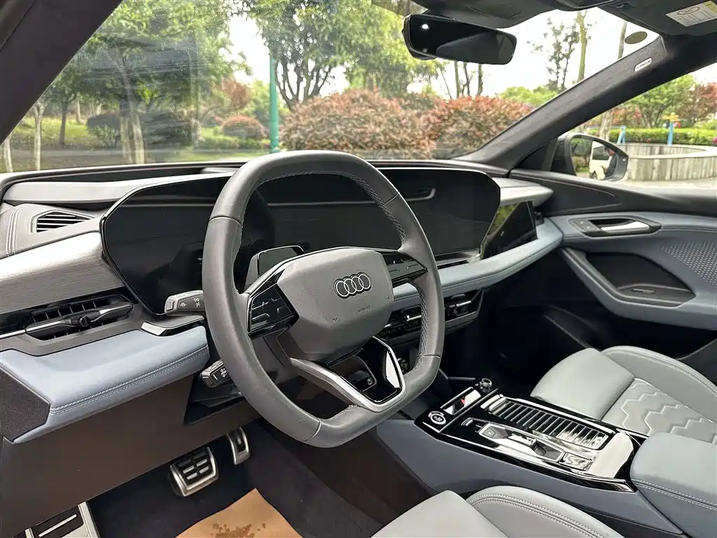 Audi Q6L e-tron 2025 — фото 11