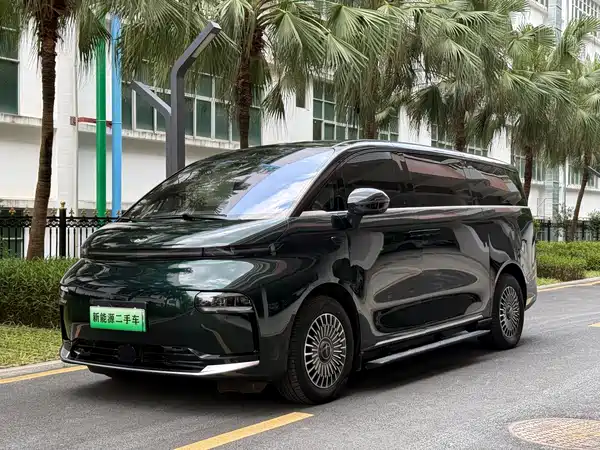Geely Galaxy Yizhen L380 2025