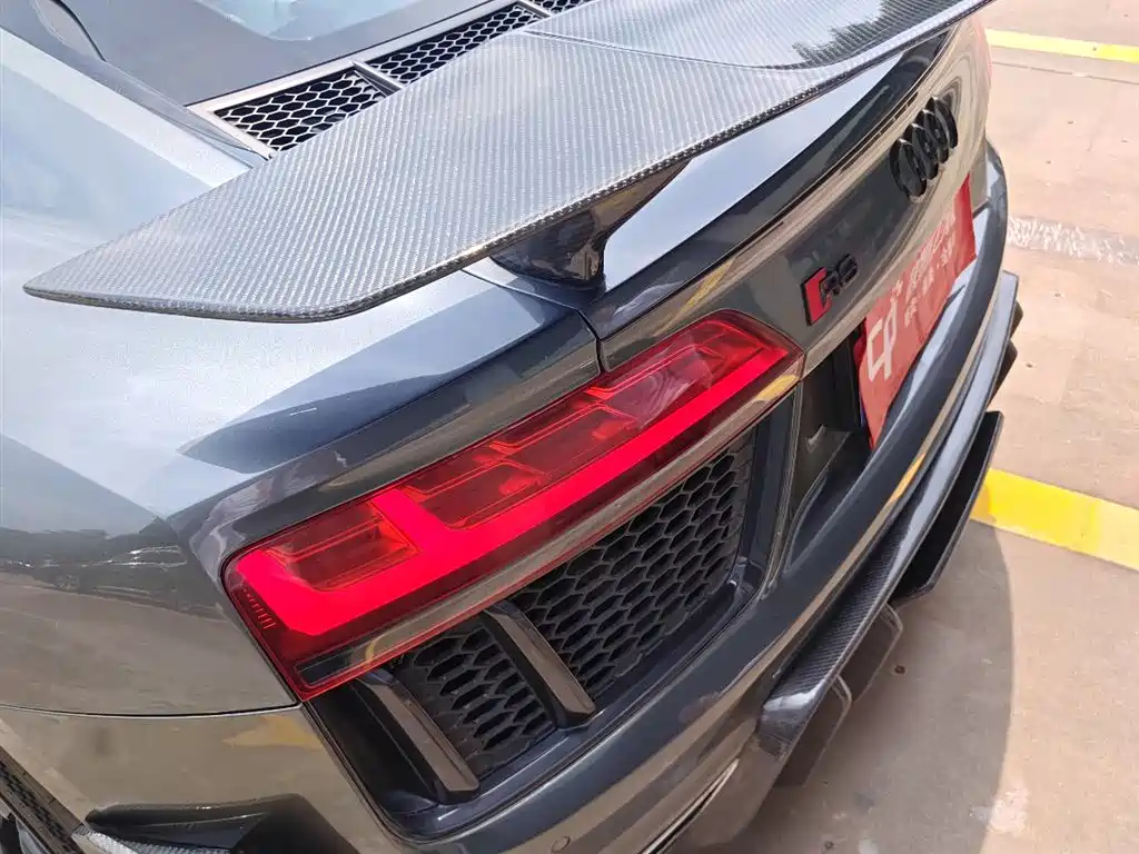 Audi R8 2018 — фото 9