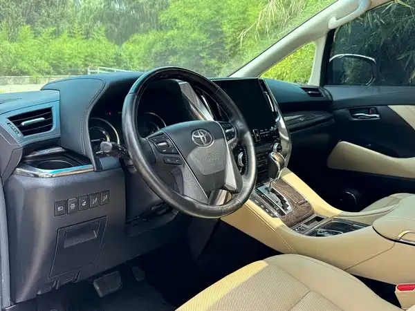 Toyota Alphard 2021