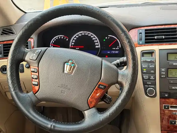 Toyota Crown 2005