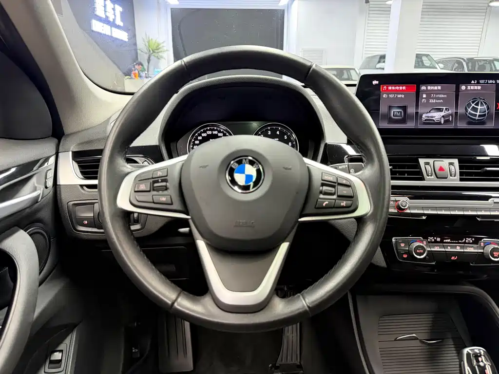 BMW X1 2019 — фото 8