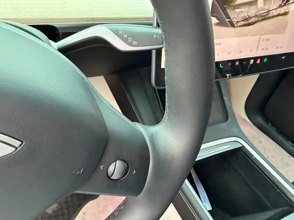 Tesla Model Y 2023 — фото 10