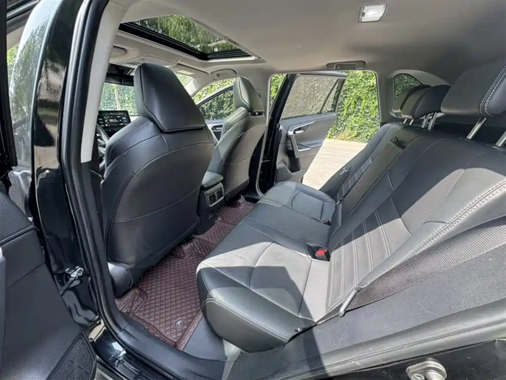 Toyota Wildlander 2023 — фото 19