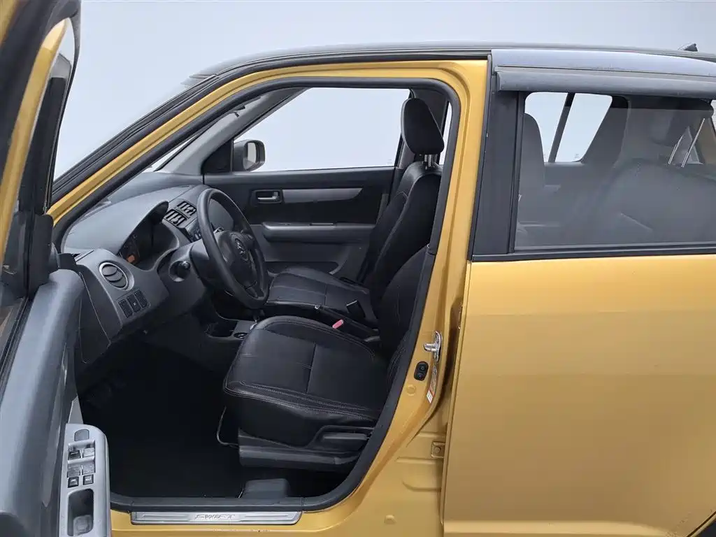 Suzuki Swift 2015 — фото 10