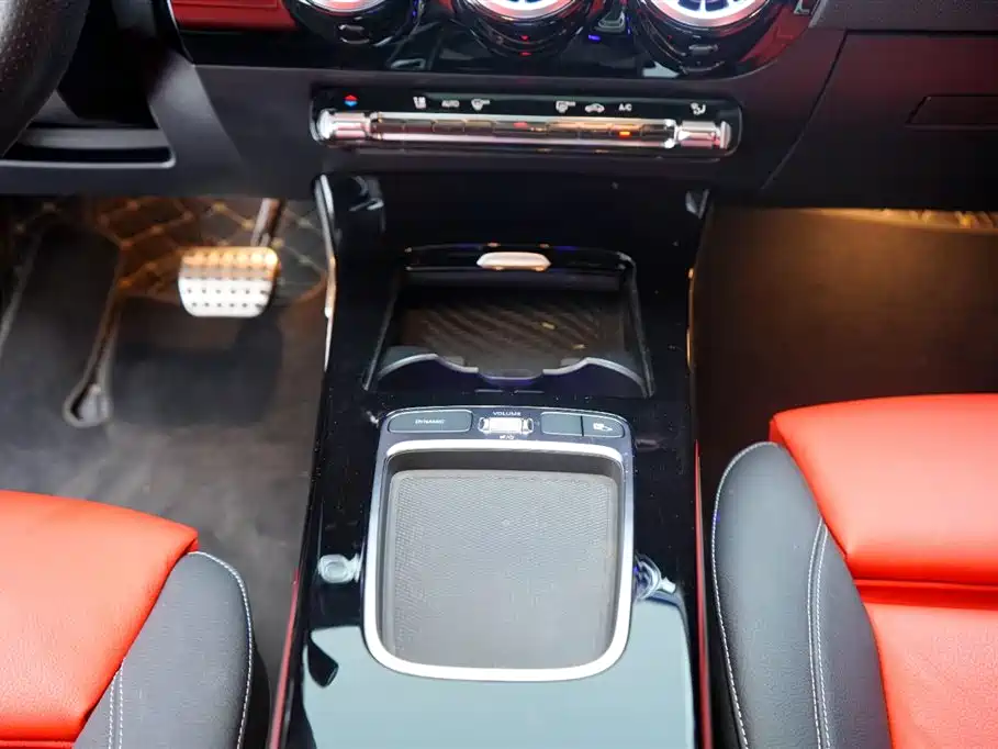 Mercedes-Benz A-Class AMG 2025 — фото 19