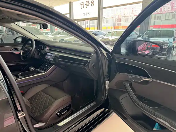 Audi A8 2023