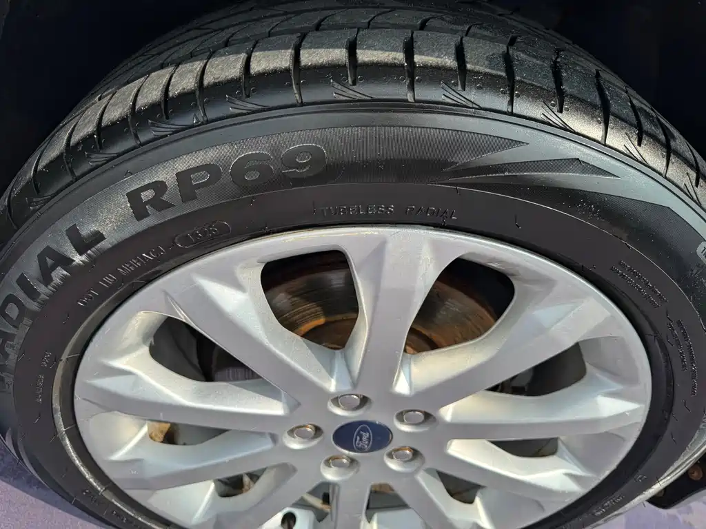 Ford Kuga 2014 — фото 12