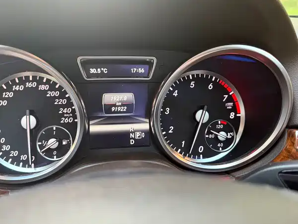 Mercedes-Benz M-Class 2012