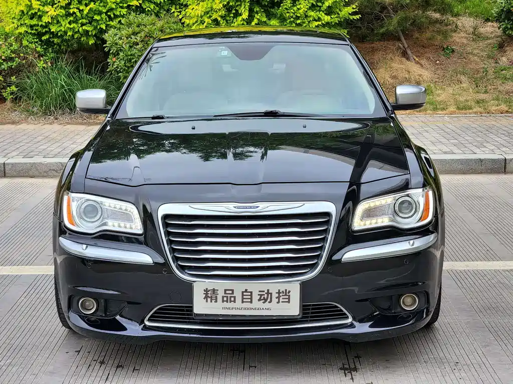 Chrysler 300C 2014 — фото 3
