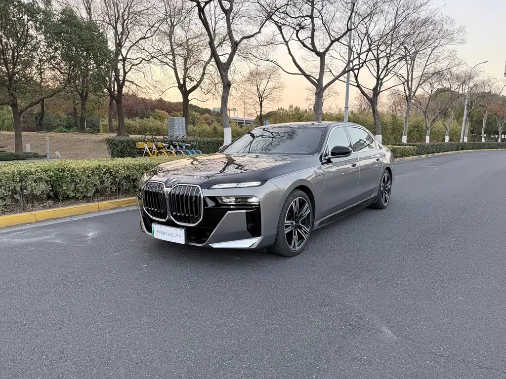 BMW i7 2024