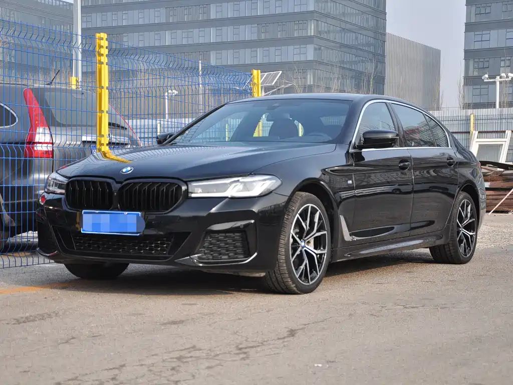 BMW 5 Series 2022 — фото 1