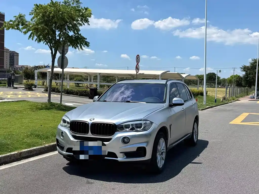 BMW X5 2018 — фото 1
