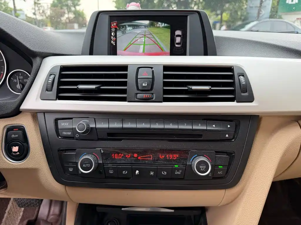 BMW 3 Series 2015 — фото 10