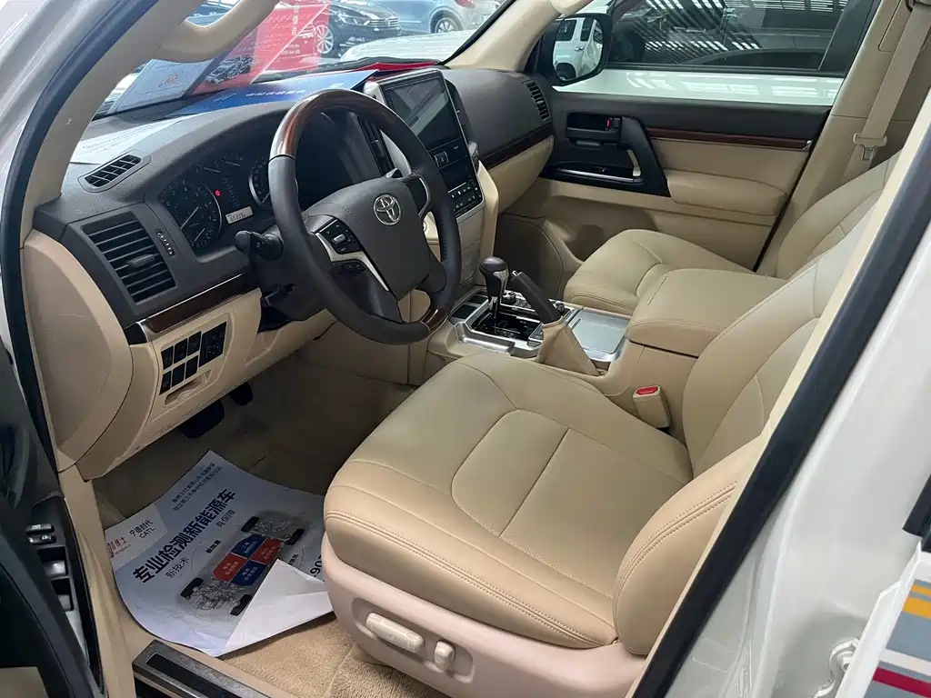 Toyota Land Cruiser 2018 — фото 4