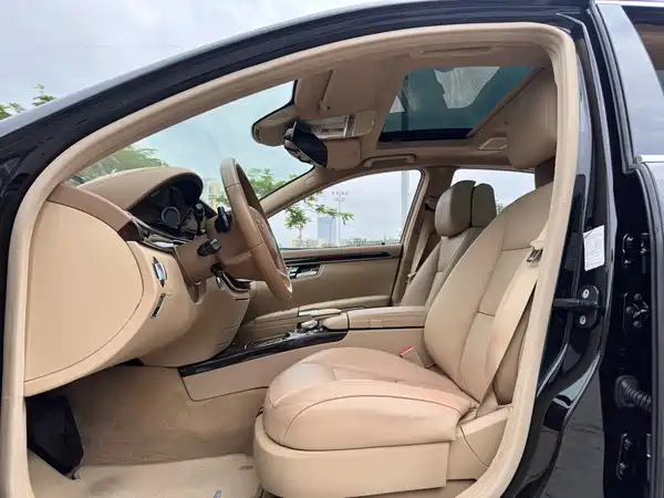 Mercedes-Benz S-Class 2011