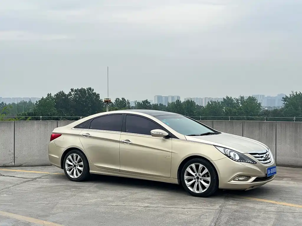 Hyundai Sonata 2012 — фото 3