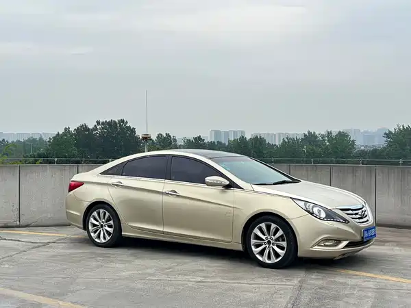 Hyundai Sonata 2011