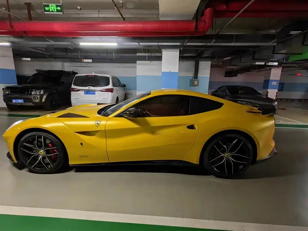 Ferrari F12berlinetta 2014 — фото 11